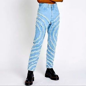 The Ragged Priest Mom Gaze Jeans US 4 Small Raw Frayed Vintage Pants